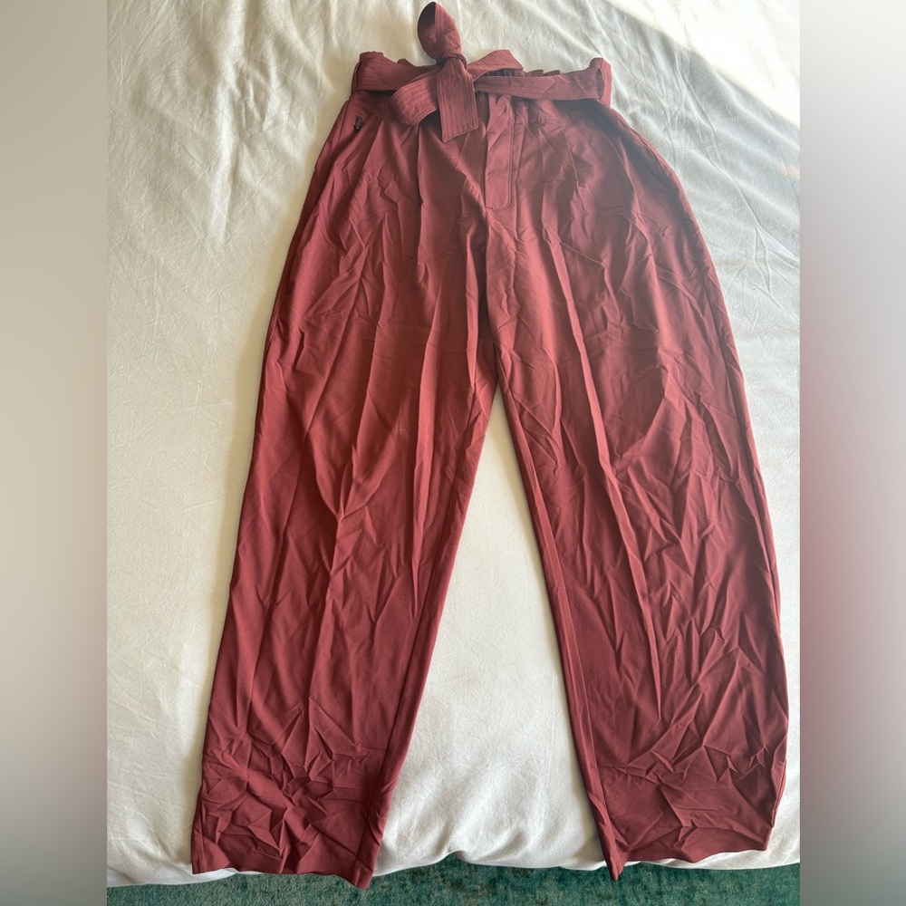 Athleta Sky Pants II - Burgundy size 8